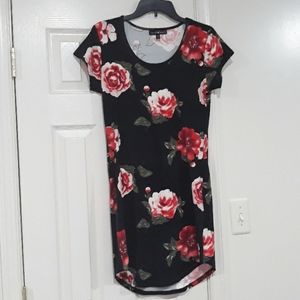 SEXY AND COMFORTABLE DRESS WITH VIBRANT COLORS